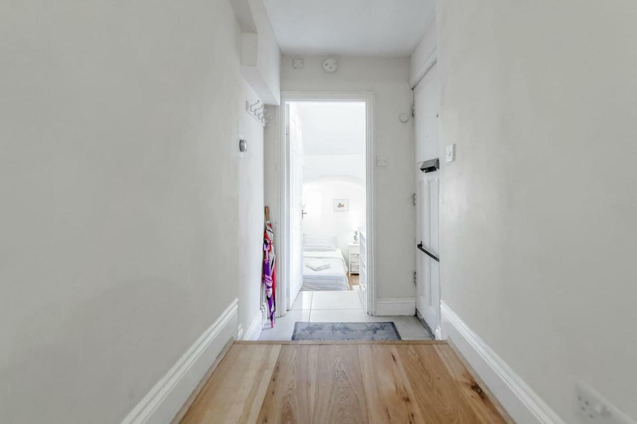3 Bedroom Garden Flat - Central Location لندن المظهر الخارجي الصورة